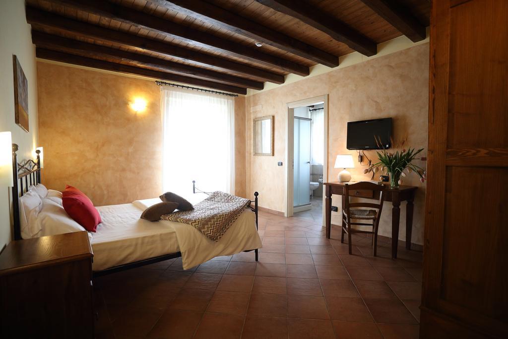 Agriturismo Creta Rossa Torre di Ruggiero Exteriör bild