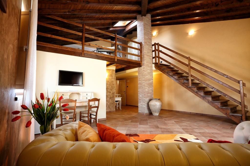 Agriturismo Creta Rossa Torre di Ruggiero Exteriör bild